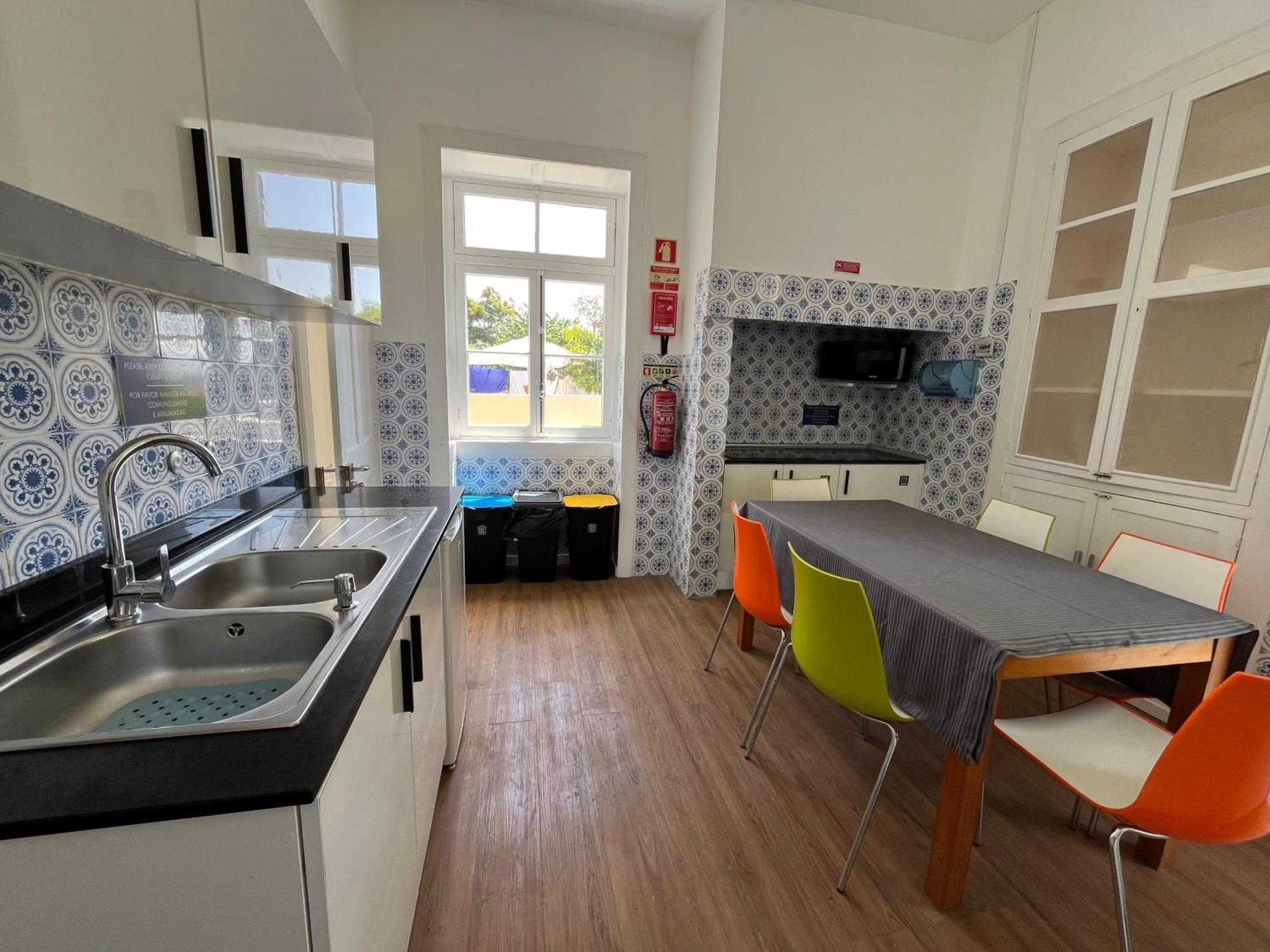 Lazareto 148 Hostel Фуншал Екстериор снимка
